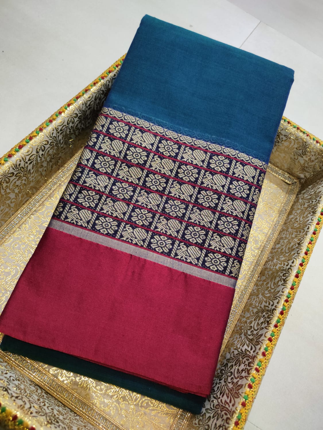 Elegant Peacock Garden Weave Heavy Border Narayanpet Saree with Running Blouse