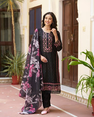 Black Beauty Vibrant Digital Printed Kurta Set